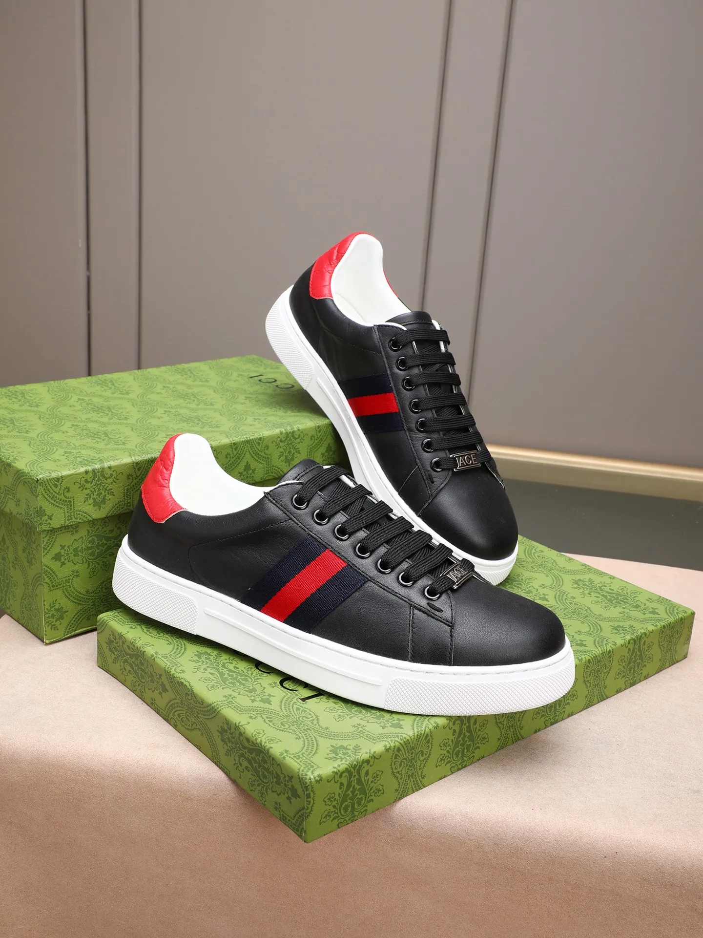 Men's shoes 💰400 [running volume version] GUGGI white shoe series! The fabric is made of imported cowhide➕Gucci special material➕sheep lining➕original rubber outsole, men's size 38-44 (45 can be customized)